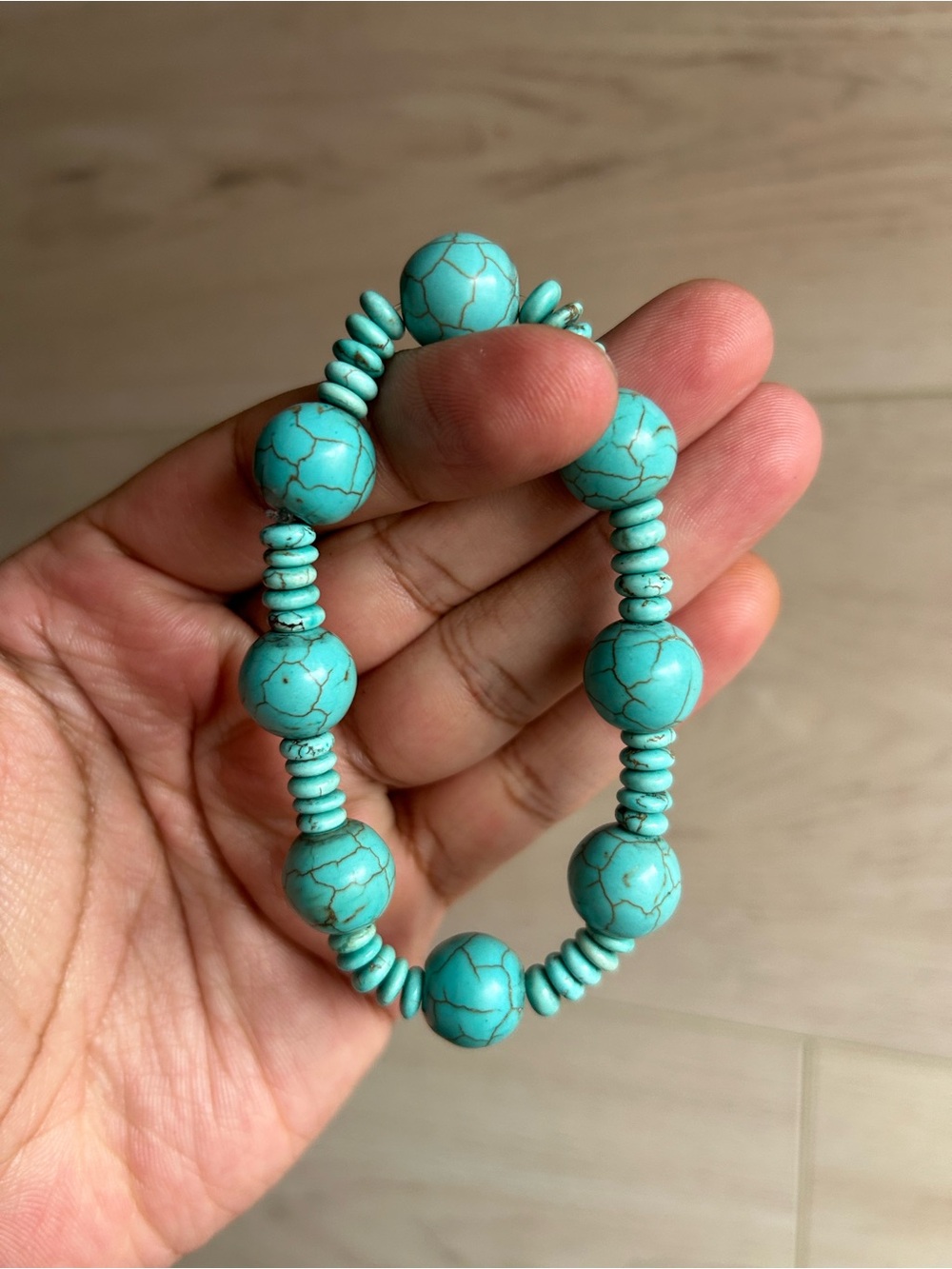 Turquoise Howlite Beaded Stretch Bracelet Size 6"